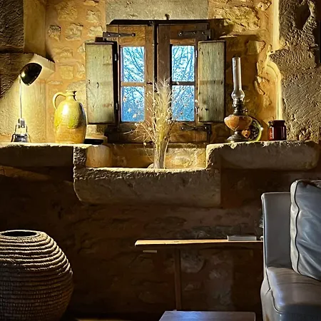 Holiday home Demeure Perigourdine Entre Dordogne Et Vezere Check-in Le Dimanche